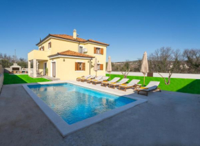 Beautiful Villa Rustica with pool